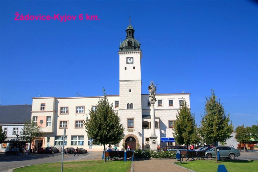 Cyklo Ubytovani A Vinny Sklep Zadovice Kültér fotó